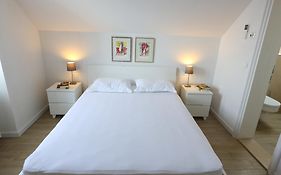 White & Co Villa And Apartments